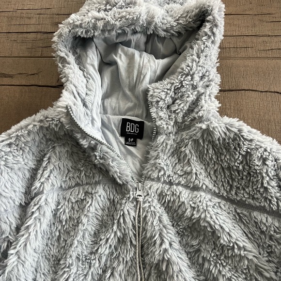 Urban Outfitters Sweater - Picture 6 of 7